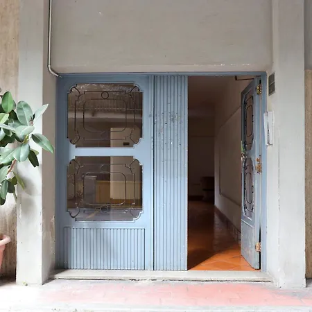 Casa Chiara - Materdei & Salvator Rosa Metro Apartment Naples