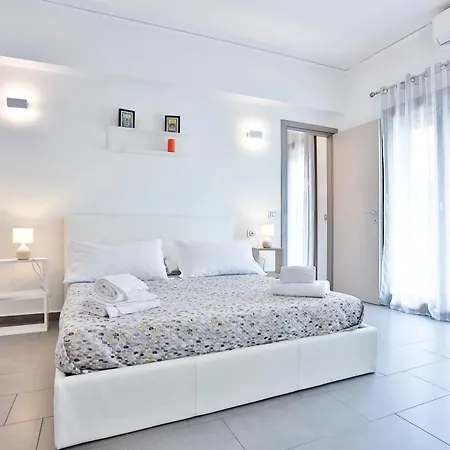 Apartment Casa Chiara - Materdei & Salvator Rosa Metro Naples